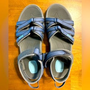 Teva Women’s Bering Sea Sandal Size 9